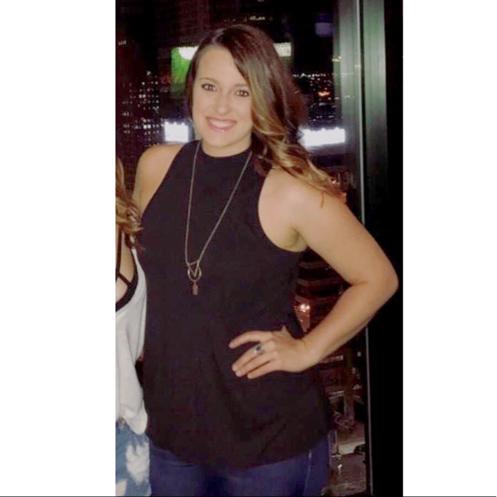•High Neck Black Flowy Tank•